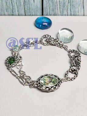 Swarovski Paprika Chrysolite Toggle Bracelet Silver Tone Green And Clear Stones
